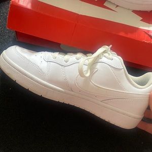 Nike court borough low 2